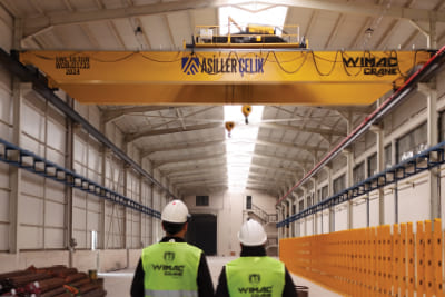 Pont roulant bipoutre pour lignes de production