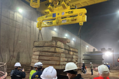 Pont process pour production d'acier et manutention continue